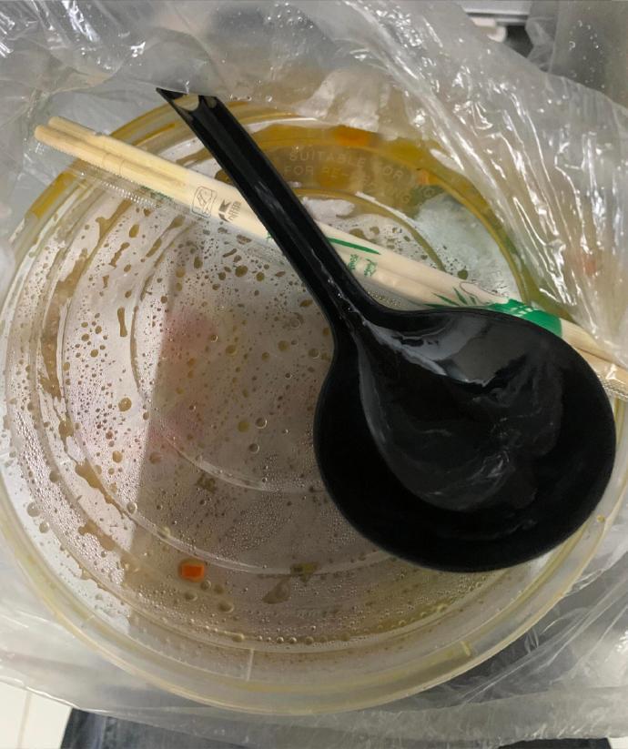 谁懂外卖碰到这种勺子的含金量[求关注]   ​ ​​​