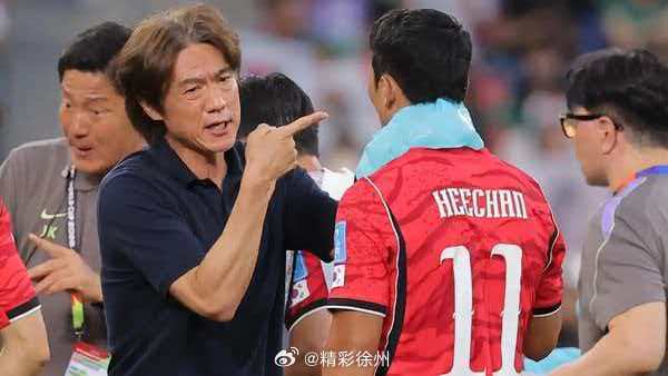 韩媒气到给主帅打码国家队主帅接受电视新闻采访，画面里的脸被糊成了马赛克。这种通常