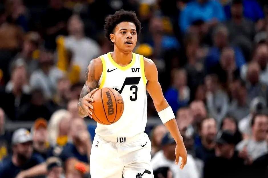 19分钟，0分，8次失误。
哥们，这不是在打2K，这是NBA的直播现场。
我刚洗