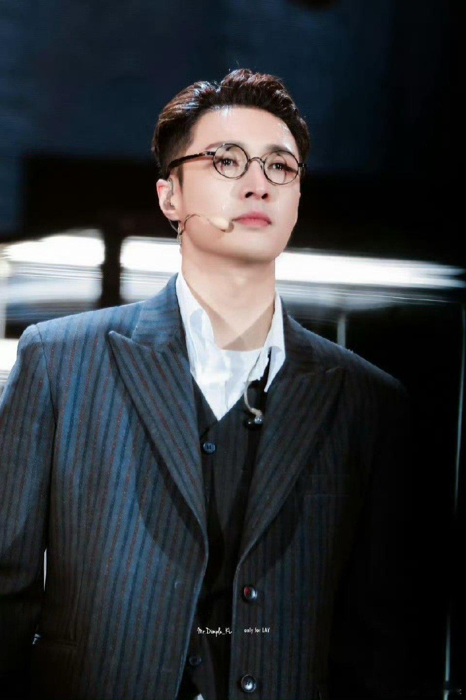 张艺兴天生预言家  张艺兴的预言天赋惊人，孤注一掷成功，还能押中重要考题，这运气