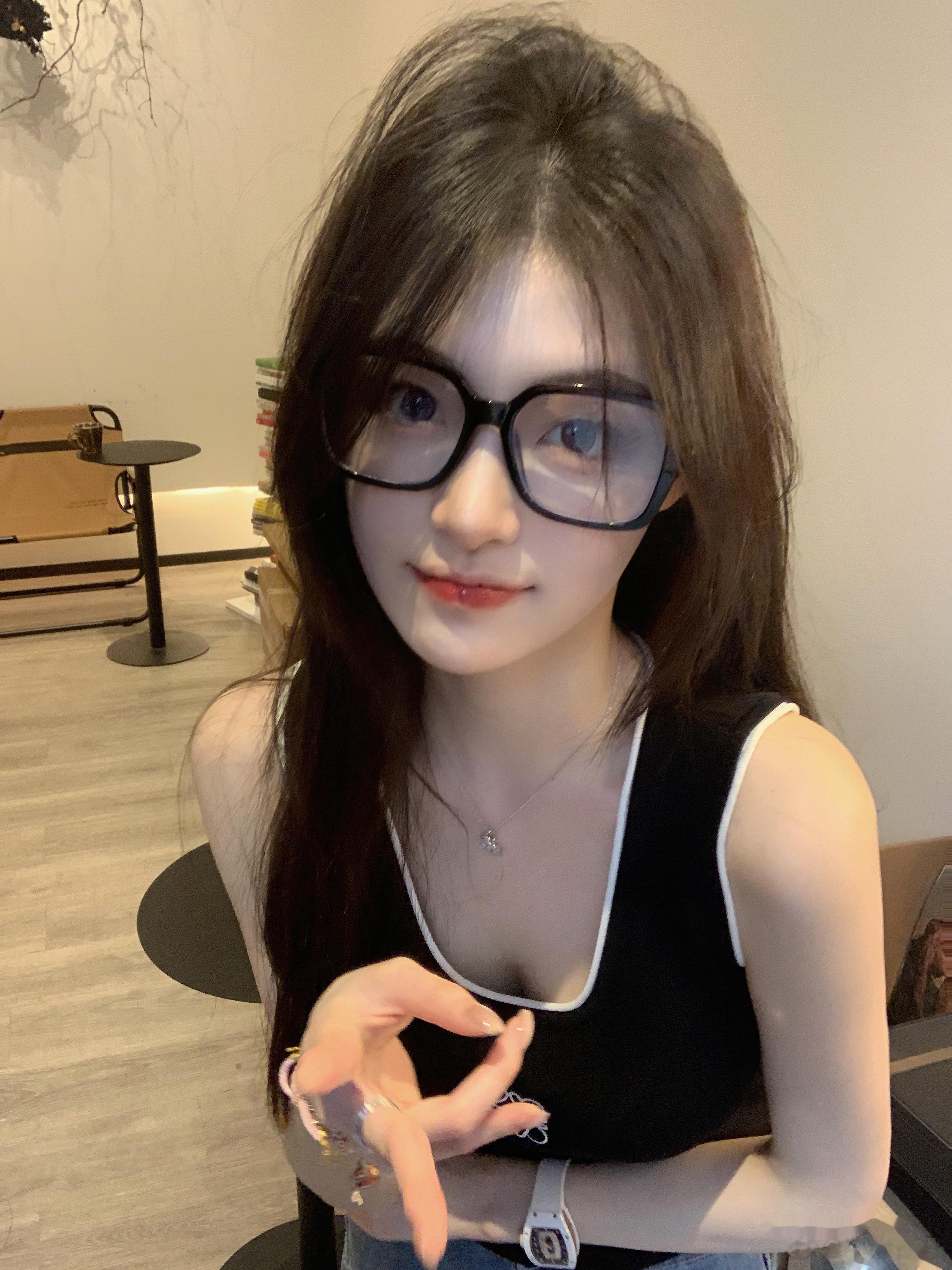那我们就一起开开心心每一天吧我的宝 ​​​