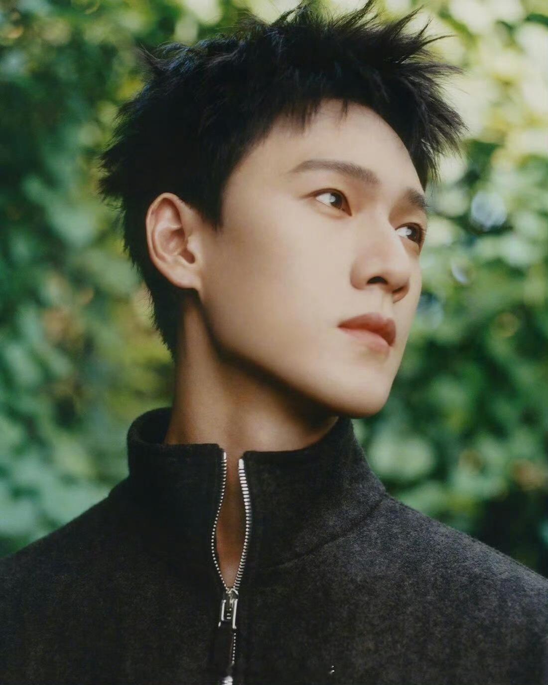 李昀锐dior大片 好森系清爽我 和品牌适配度满分 ​​​