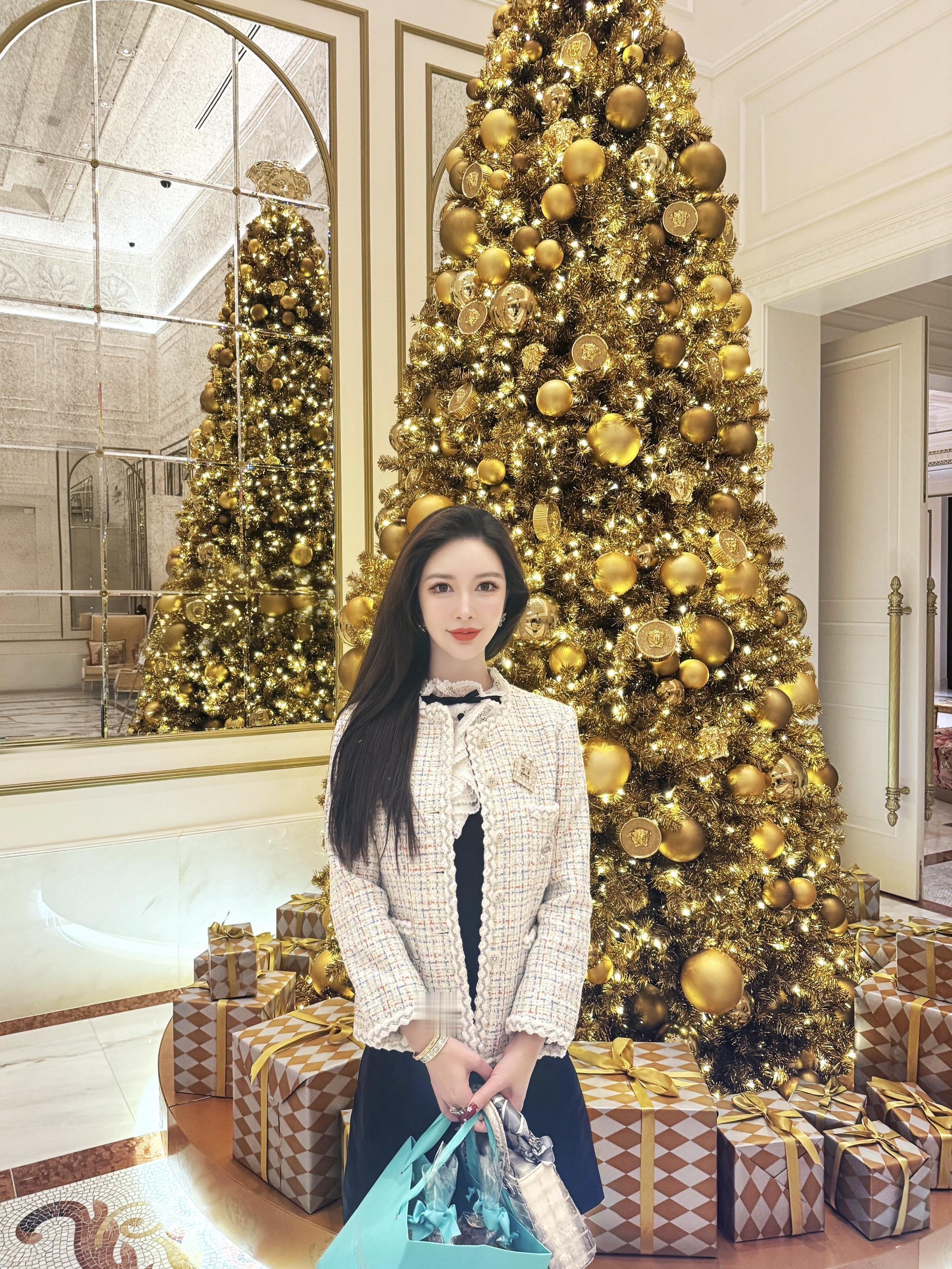 寻找的，从来不是所有人的认可，而是那个能听懂彼此心跳的人。愿你心里装着...