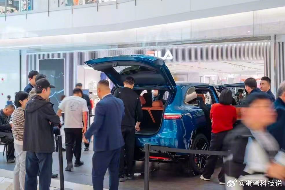 问界M6这次预售真的有点东西，数据一出来就很能打！单店小订直接干到60-80台，