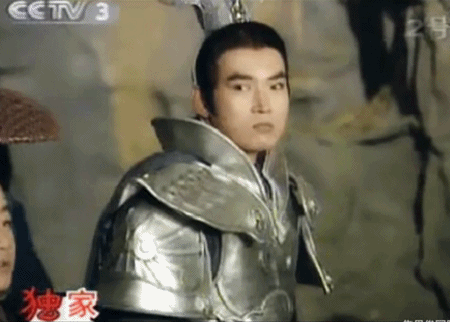 他说的是，吃东西也要拍？二郎神这样不要过于可爱，萌死，天然呆天然萌，很委屈，但是