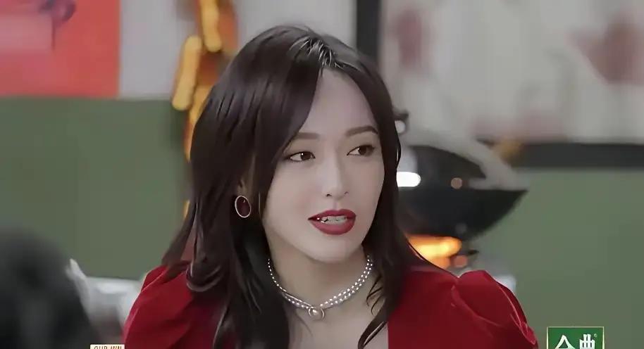 唐嫣很强势，罗晋在这段婚姻中付出很多，很委屈，有三点清晰可见：

罗晋与唐嫣都是