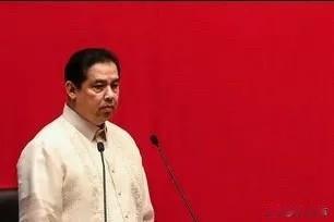 菲律宾总统小马科斯的表弟、菲律宾前众议院议长马丁·罗穆亚尔德斯周二首次出席了基础