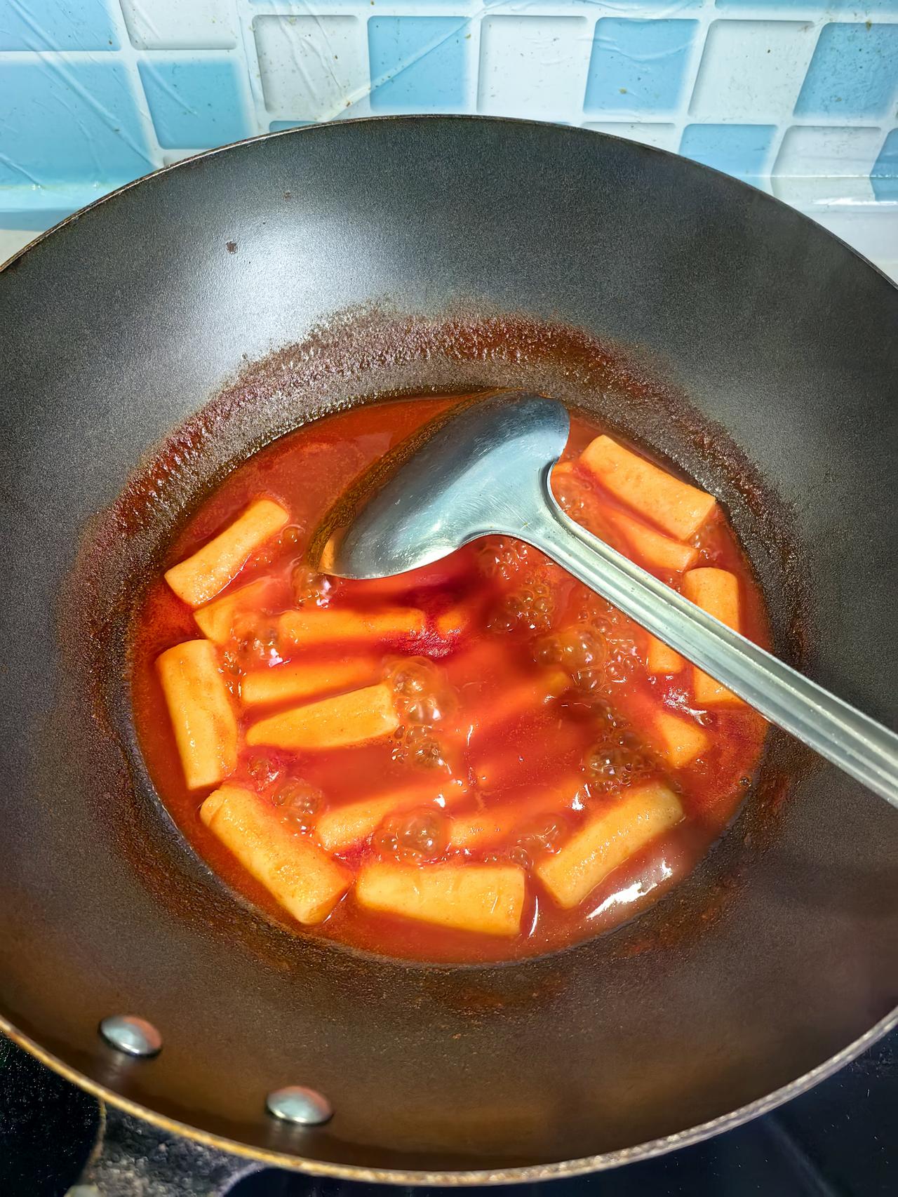 今天给孩子炒年糕吃，味道不错！
