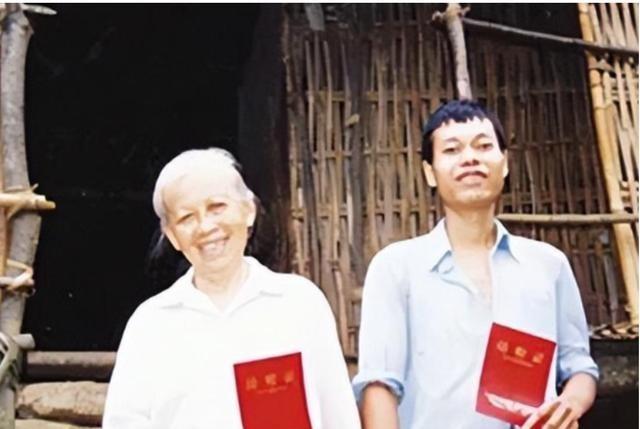 1992年，广西的一个小山村里发生了一件奇事：一个24岁的小伙不顾父母反对，执意