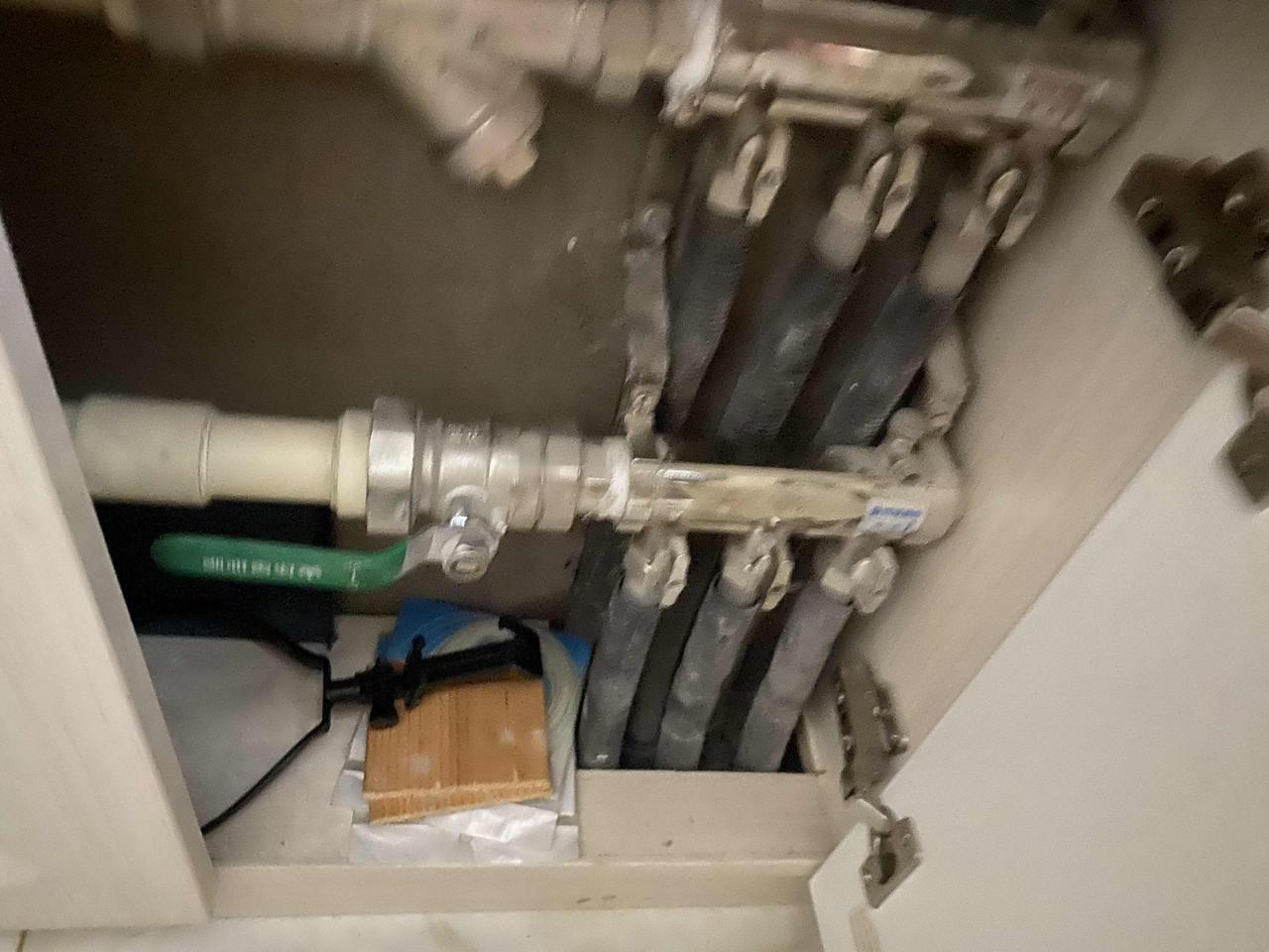 太原小店19号晚上来暖气了，热水循环声哗哗的，一摸水管热乎乎的，估计再过几小时家