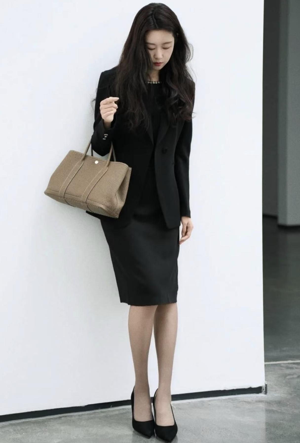 大家有没有发现这样奇怪的现象：能力太强、性格太直太张扬的人，往往最不讨同事喜欢，