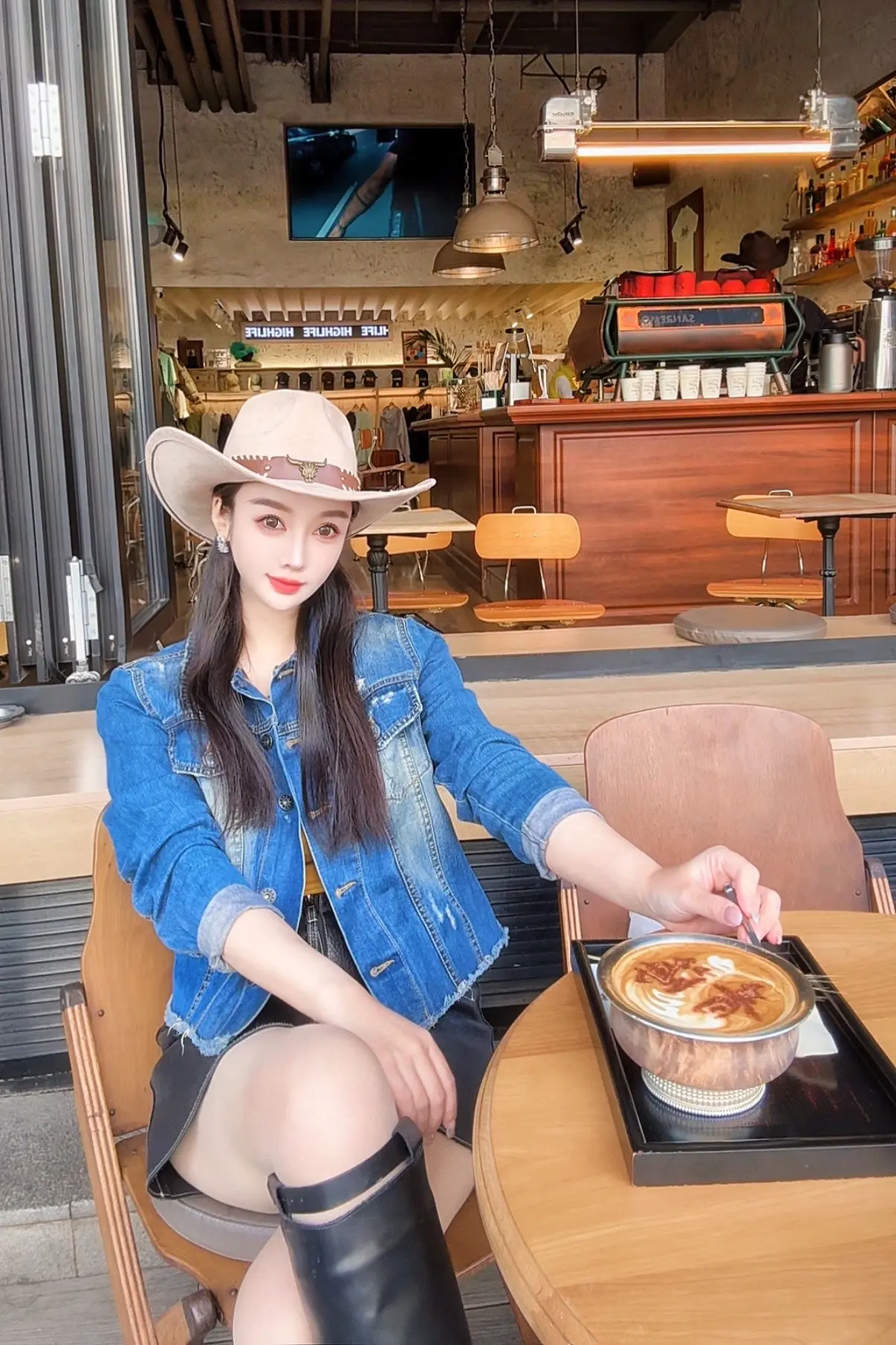 📍 𝐐𝐢𝐧𝐠 𝐇𝐚𝐢青海 ☕High life～