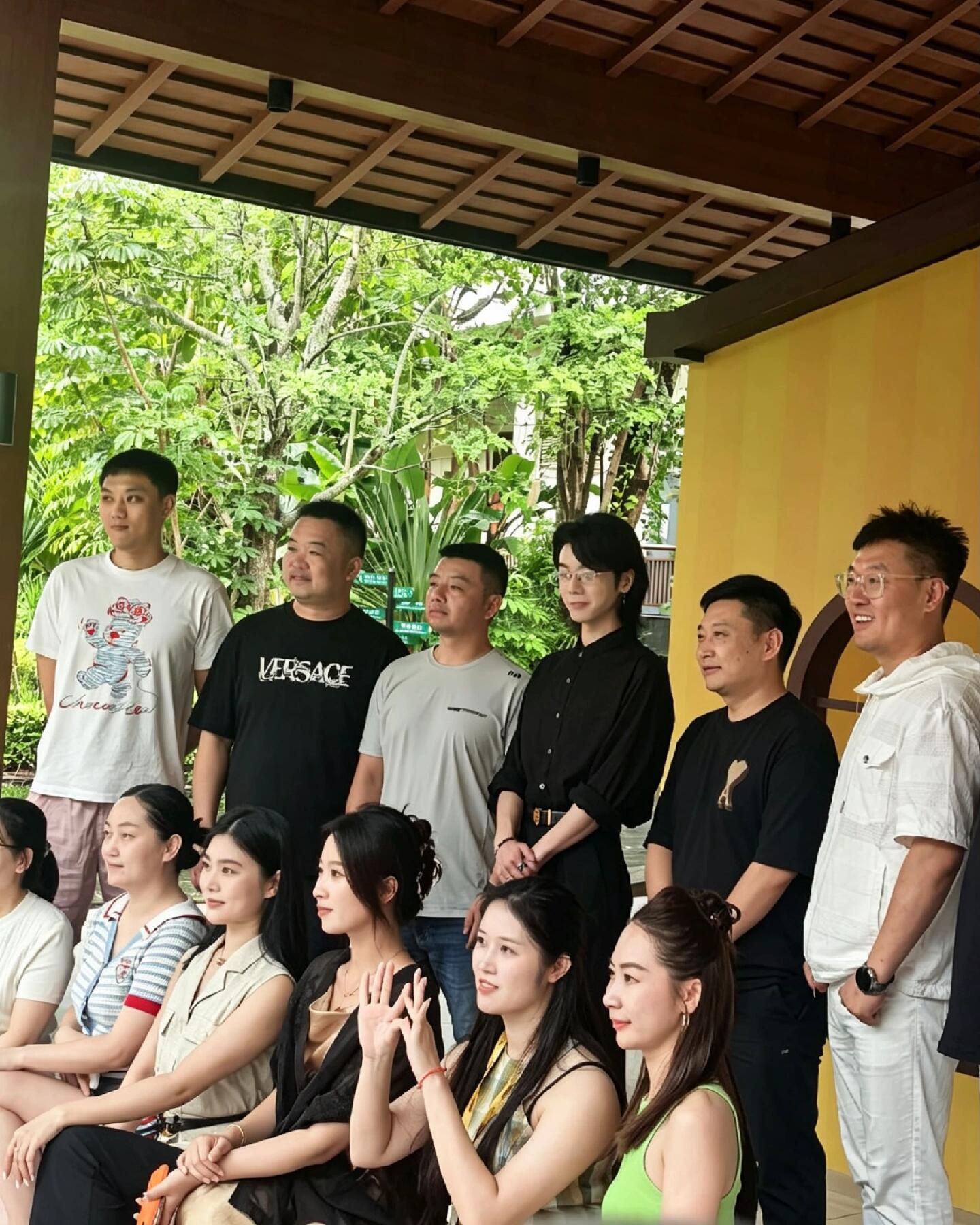 华晨宇  老公嘴角压一下 