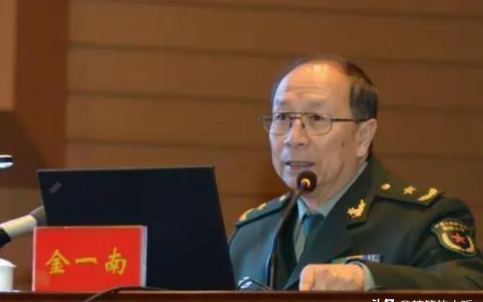 “如果中国继续在南海填海造岛，就用导弹全炸了！”面对美国的嚣张言论，金一南将军毫
