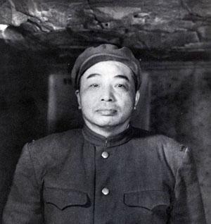 1950年，一位农村妇女带女儿到北京，彭德怀为母女提供帮助，还亲自照顾她的女儿