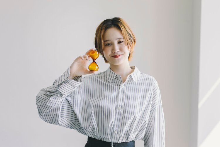 日娱新闻 尾碕真花 杂志《双叶社 the change》采访美图 