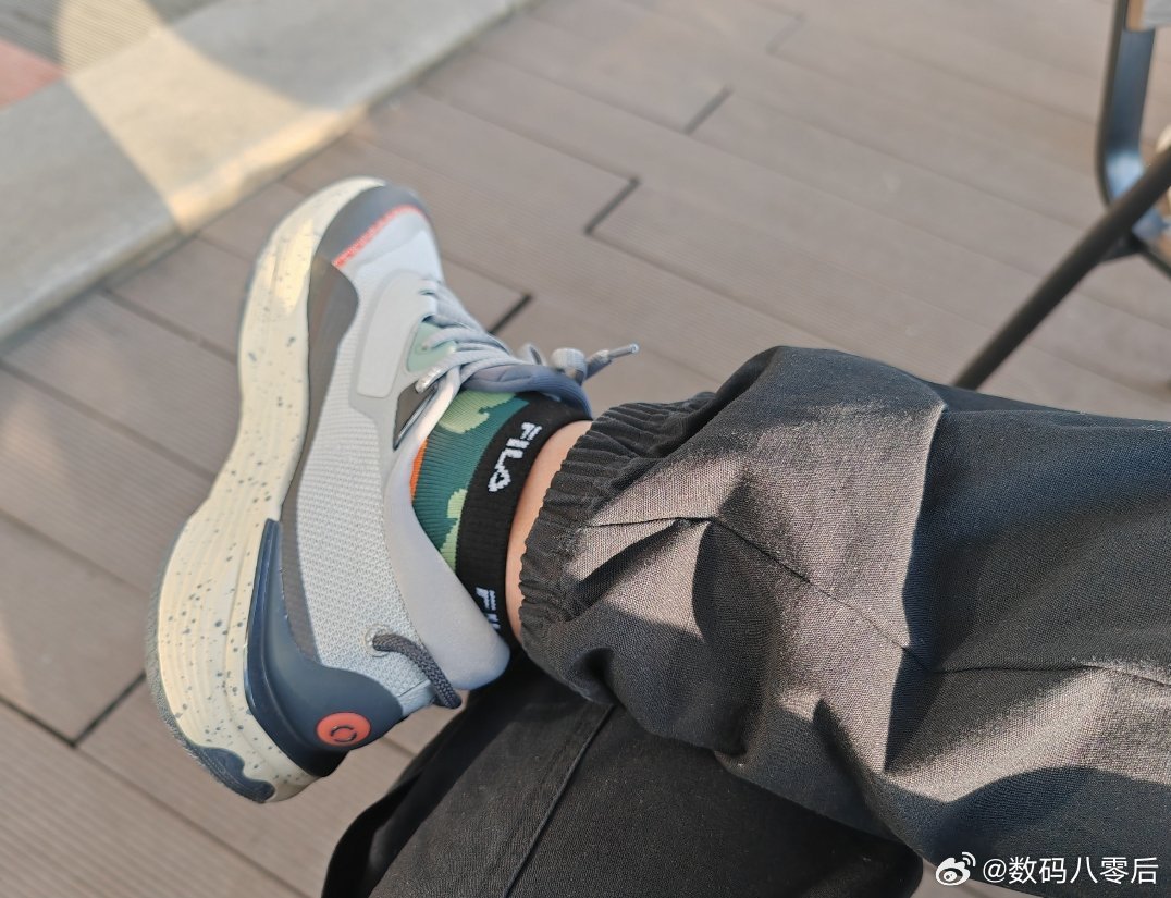 与辉同行卖优思益销售额超千万 反正我没在他那买过一次东西，丈母娘们喜欢就好！ 