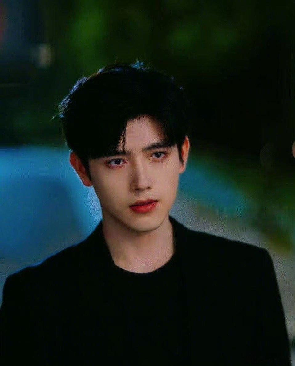 陈飞宇top级绝瑟 谁能不被陈飞宇的角色魅力折服！《点燃我温暖你》李峋的拽酷锋芒