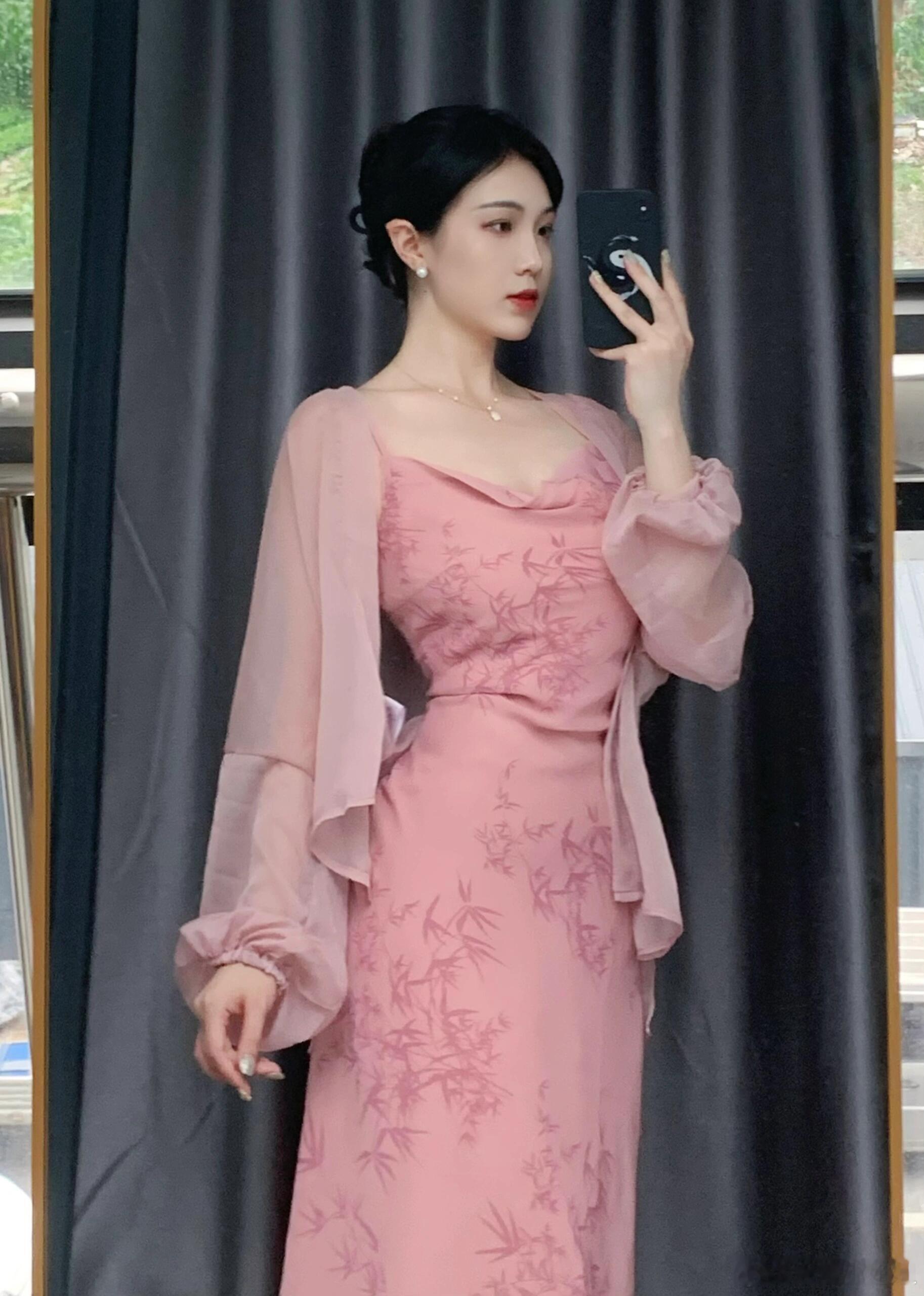 一起谈笑风生#女神# ​​​