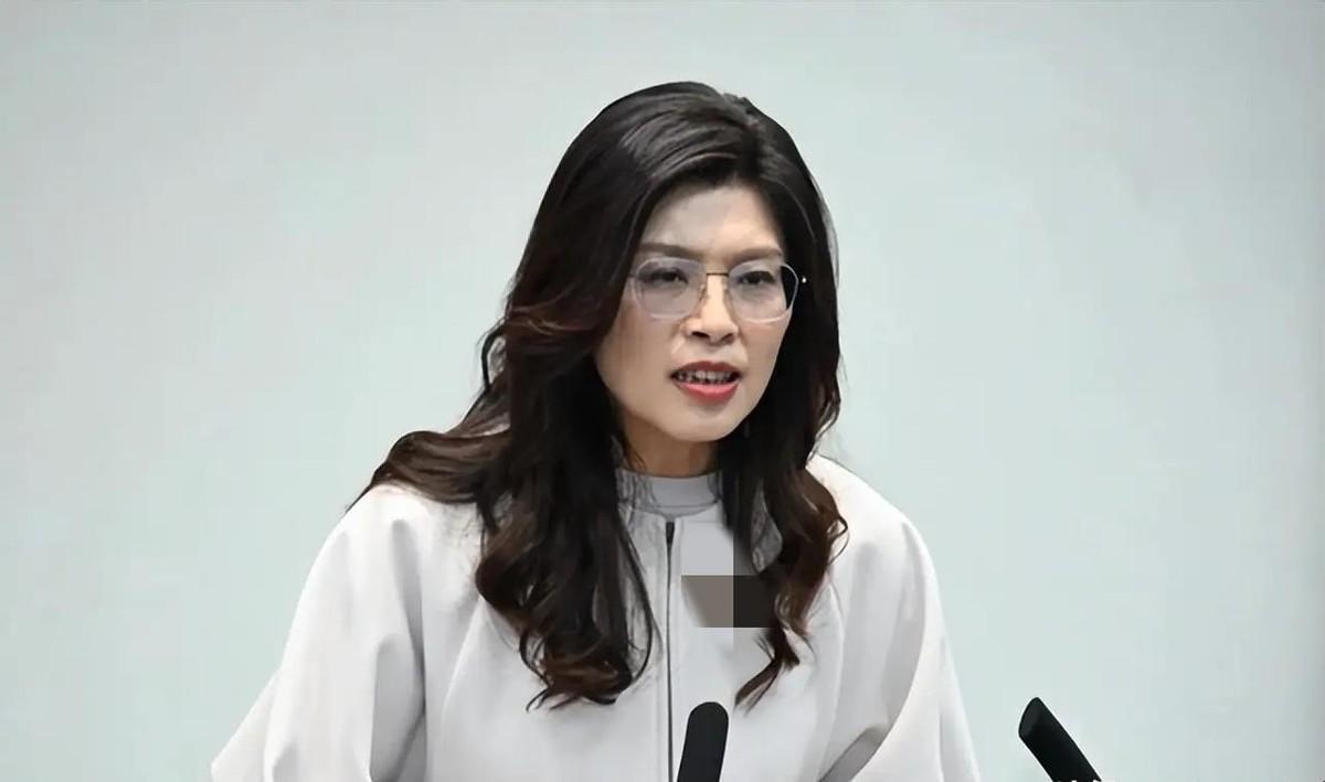 近期台湾当局因“问题油”事件引发民众担忧，地方食安监管缺失与执政层的态度轻佻形成