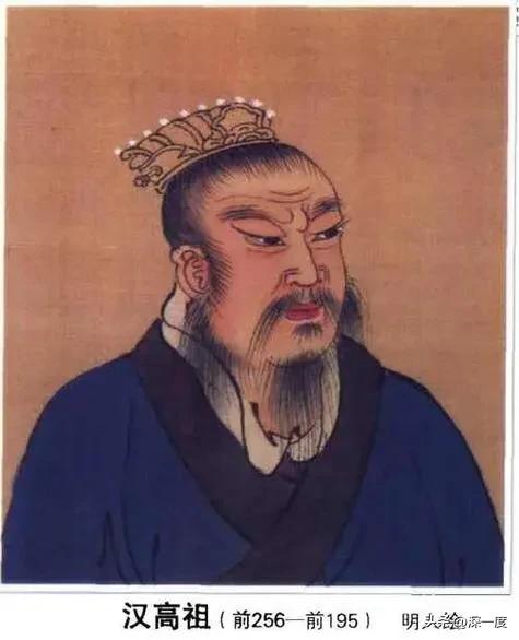 刘邦这个人，追求的从来不是，我比你强，我比你聪明，我比你能干，之类的虚名。
而是
