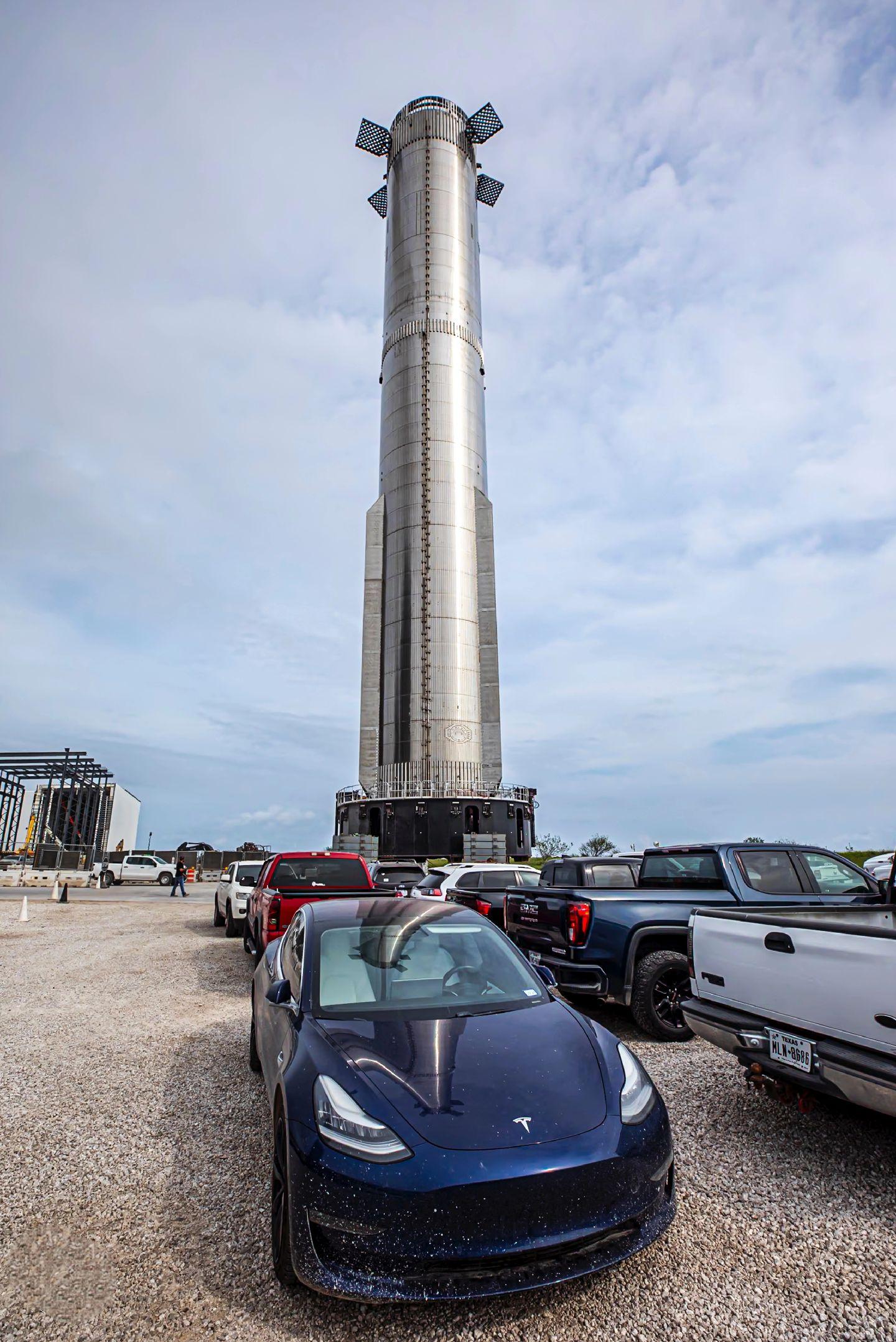 SpaceX第七次发射即将到来。IFT-7硬件助推器14报到