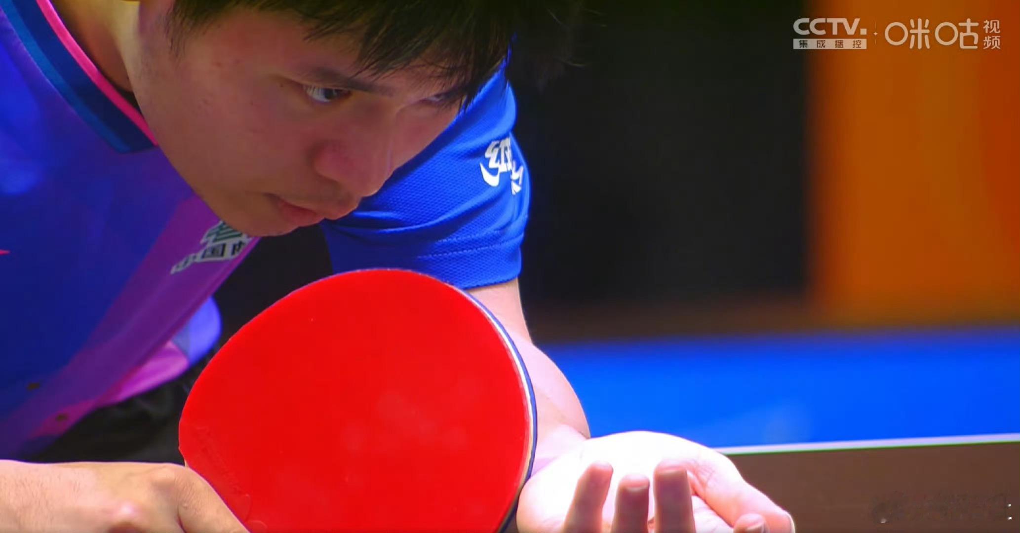 负重前行，小石头继续加油[努力][赞]#林诗栋挺进决赛# ​​​