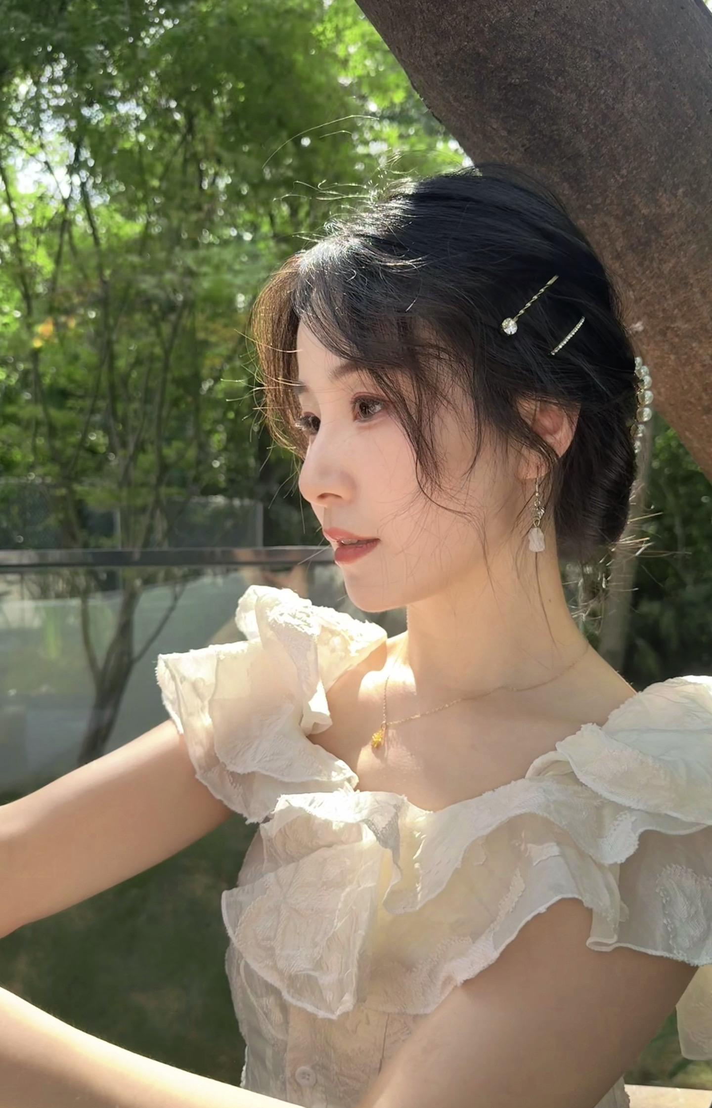 素净一张脸