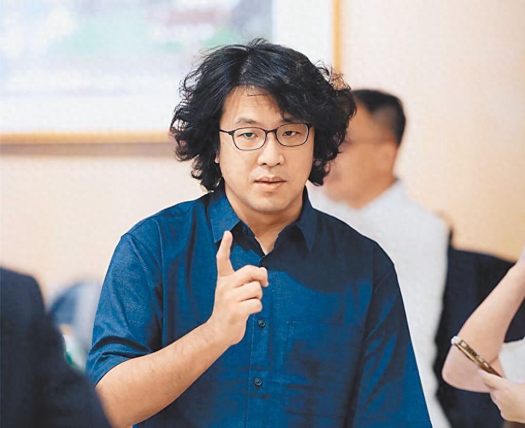 一、这句话的节目背景
 
栗正杰是台湾退役少将，这段发言是为反驳同台嘉宾于北辰的