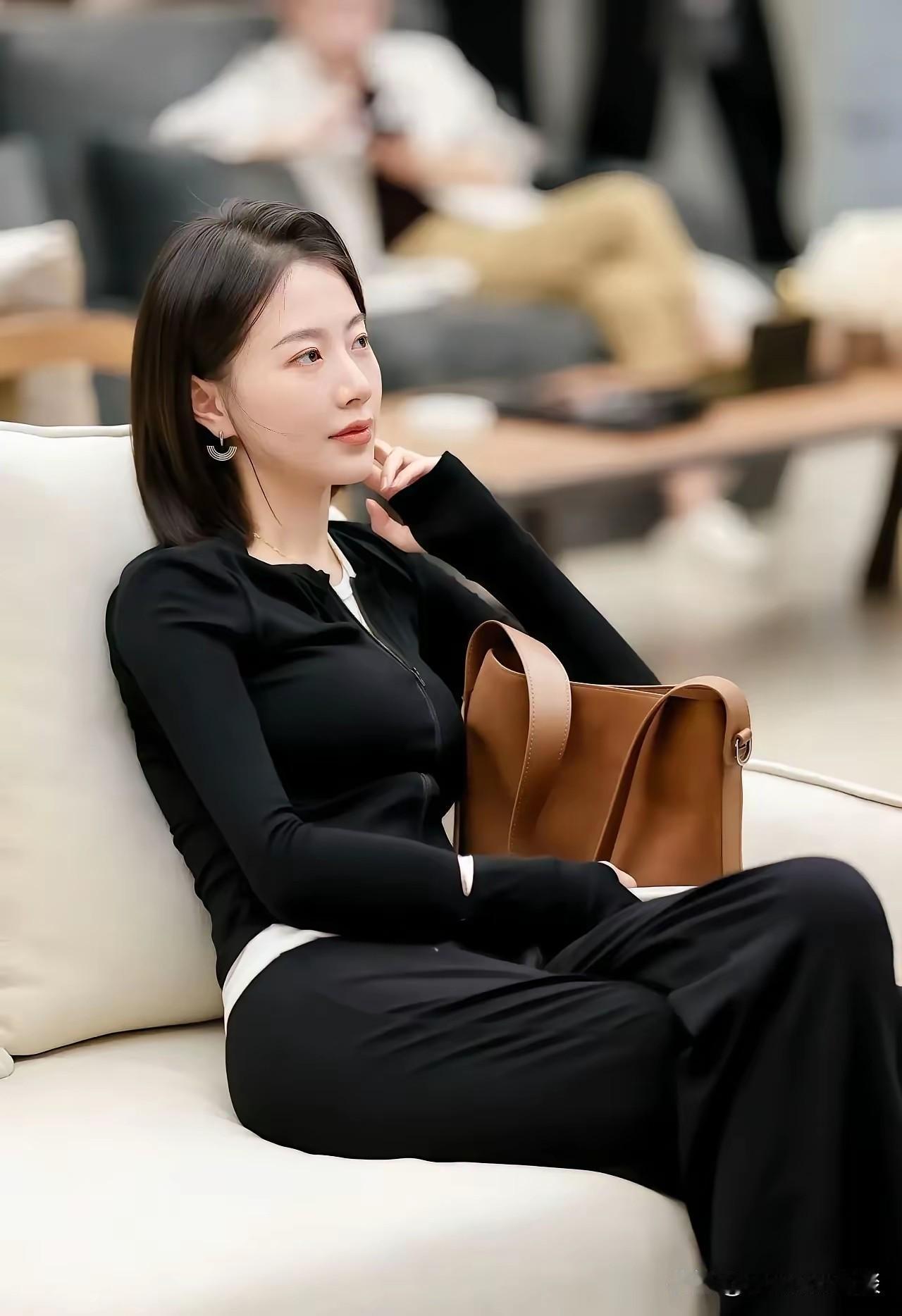 老板娘挺反差的[心]