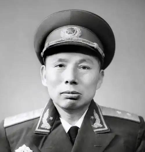 1955年授衔时，张仁初因为旧伤复发，自1954年起就在青岛长期离职休养，没有担