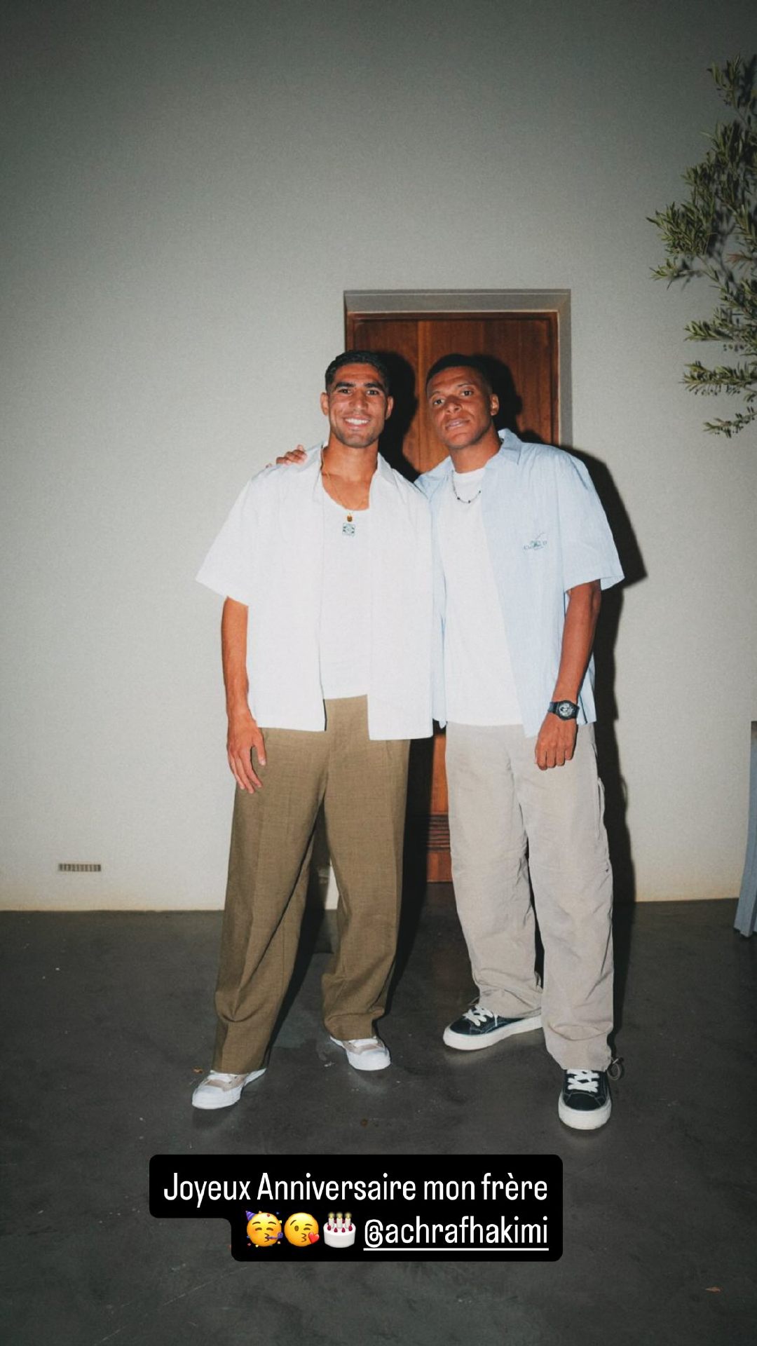 姆巴佩祝阿什拉夫生日快乐。halamadrid ​​​