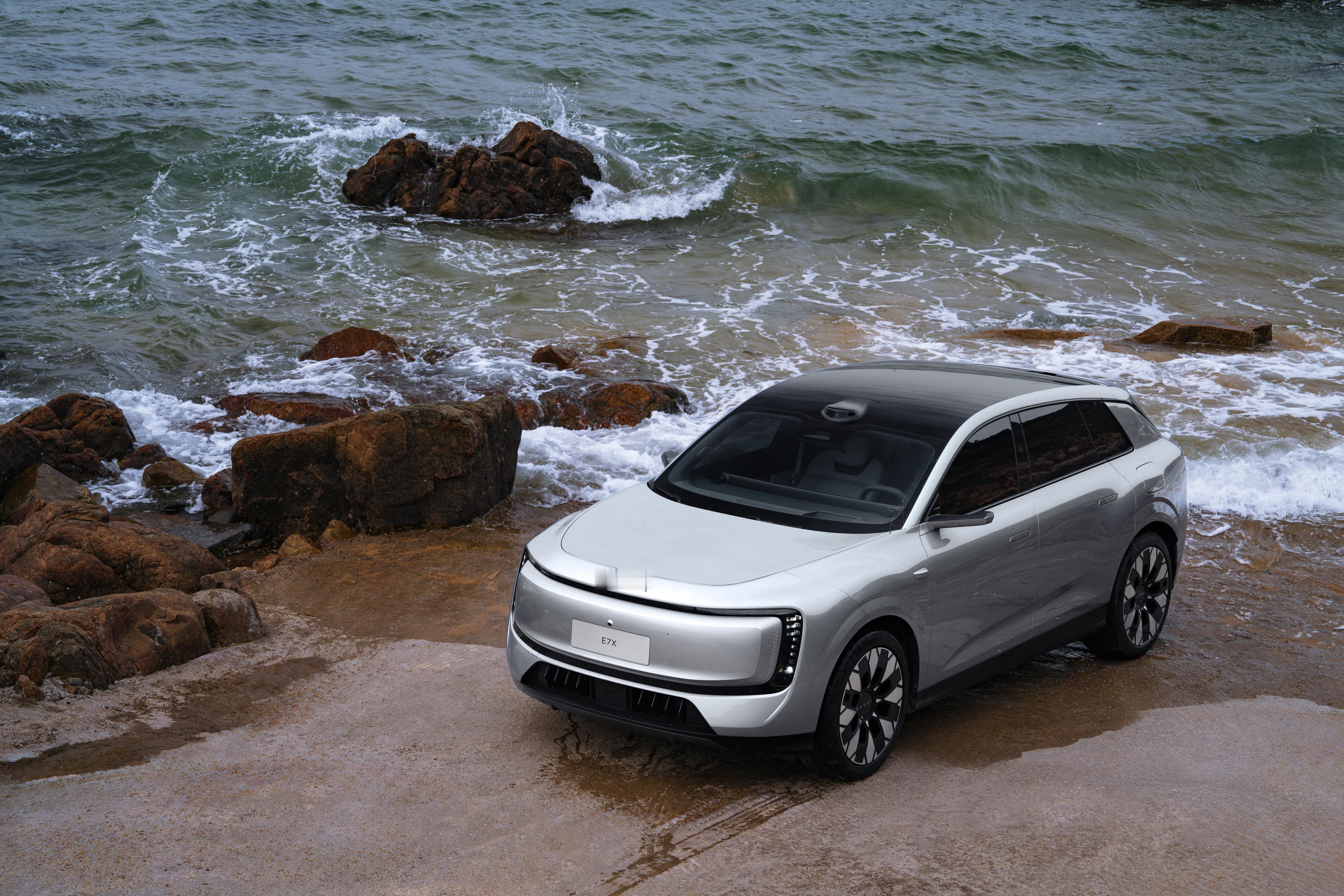 在福州和AUDI E7X共处了一整天吹吹海风，转转山路，回市区就交给驾驶辅助，科