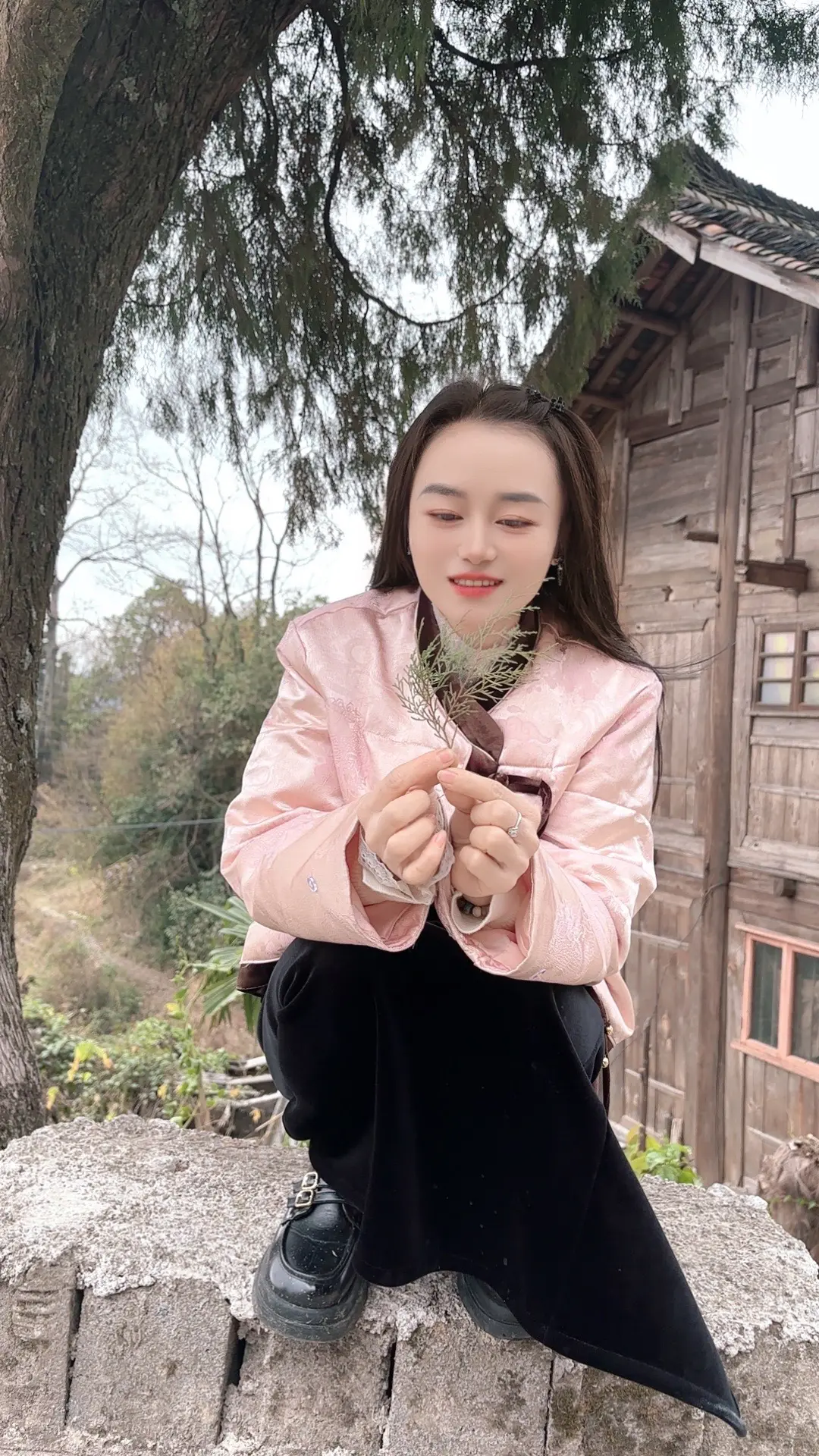 愿财神知我意，大风吹来人名币