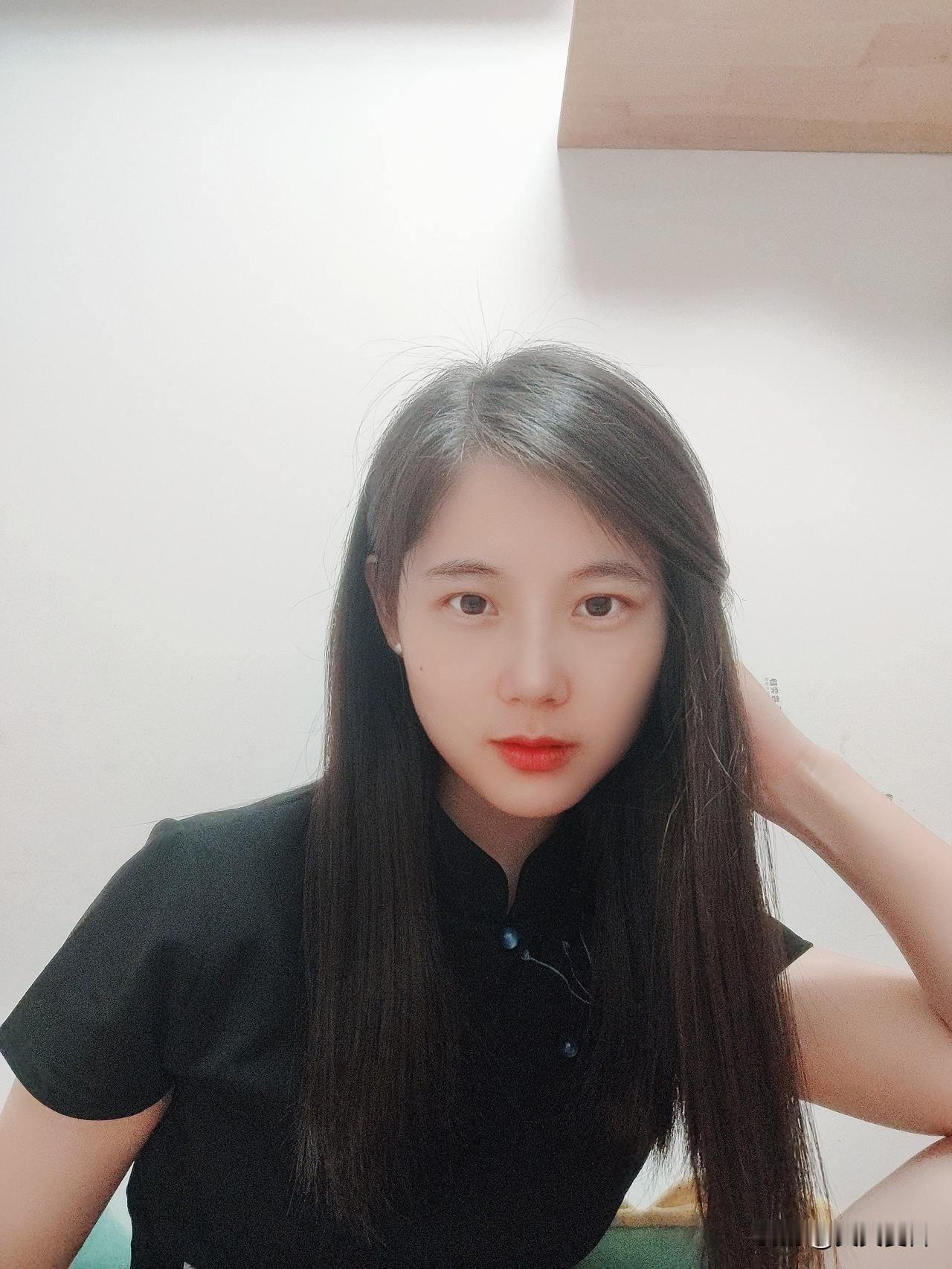 现在黄金1克都要1千出头了，后悔把黄金卖早了，现在钱都不值钱了，手里20万，能拿