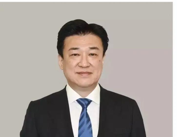 在中方出动海警船表达对日本，菲律宾妄图启动单方面对相关海域的划界谈判表明态度之后