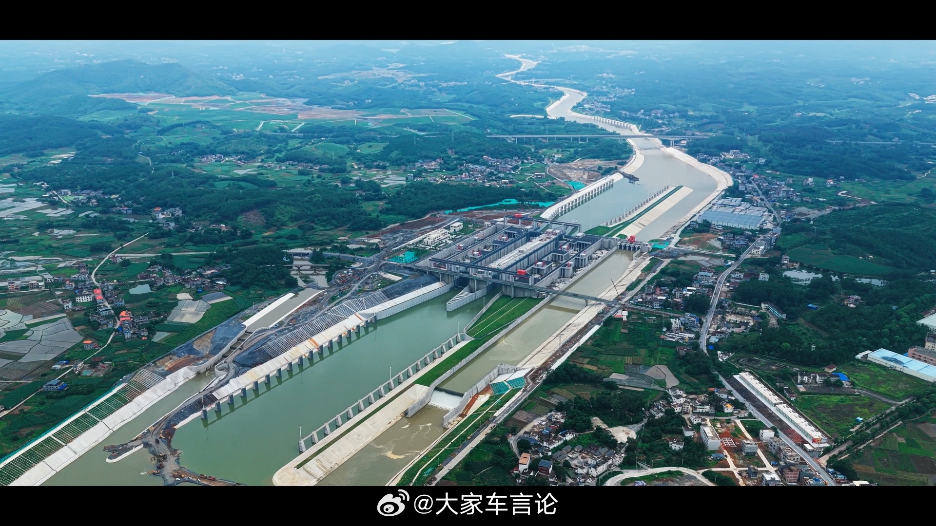 即将全线通航的平陆运河，全长134.2公里，用时4年，让5000吨级货轮从西江到