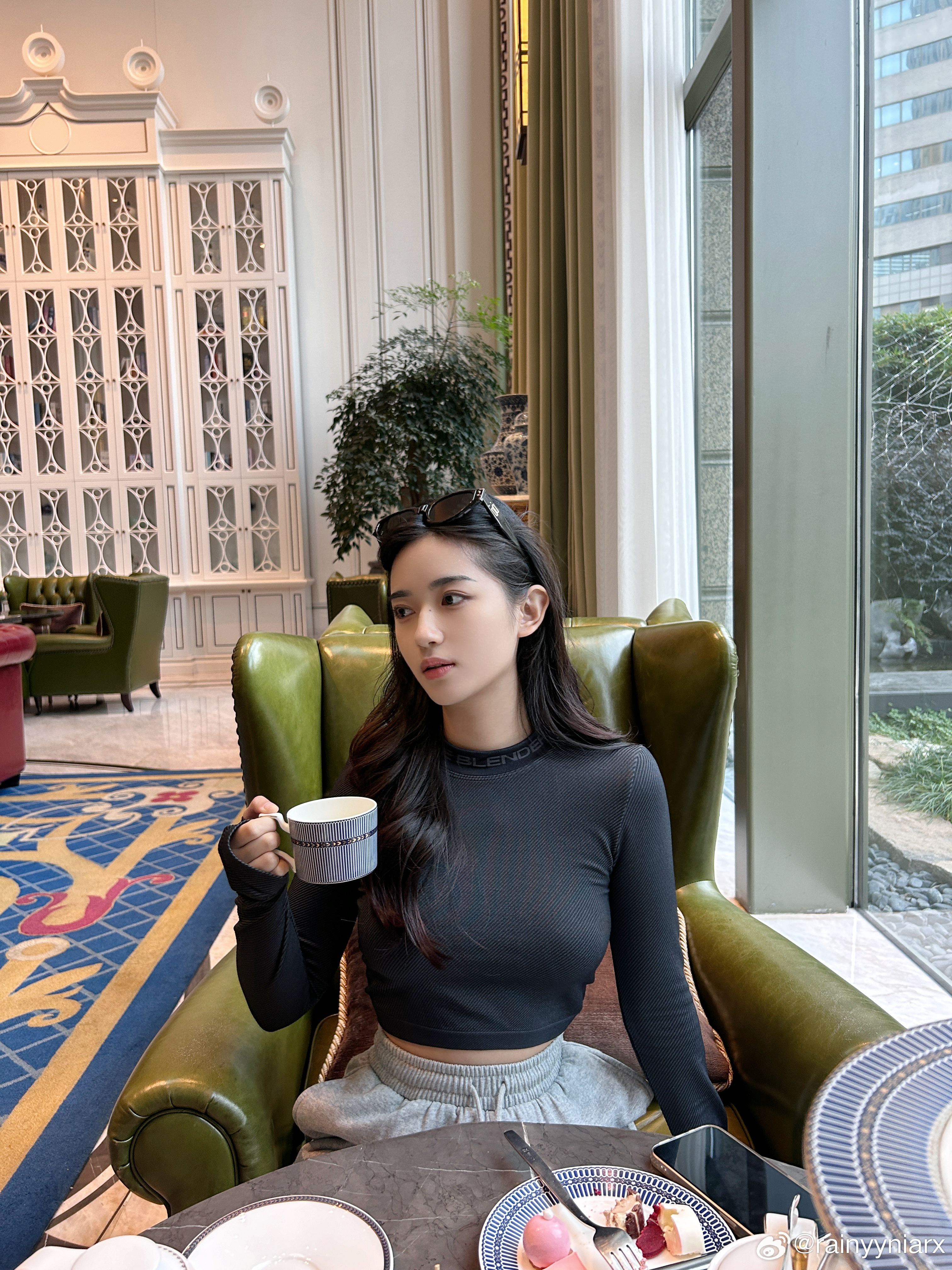 🚶🏻‍♀️  ​​​