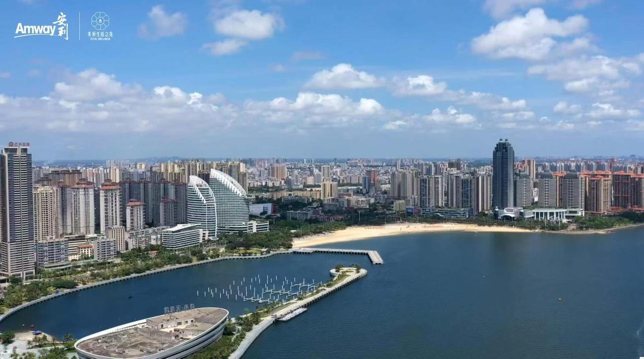 不少湛江年轻人都会纠结，要不要奔赴广深等一线城市闯荡。

其实没有绝对的好坏，只