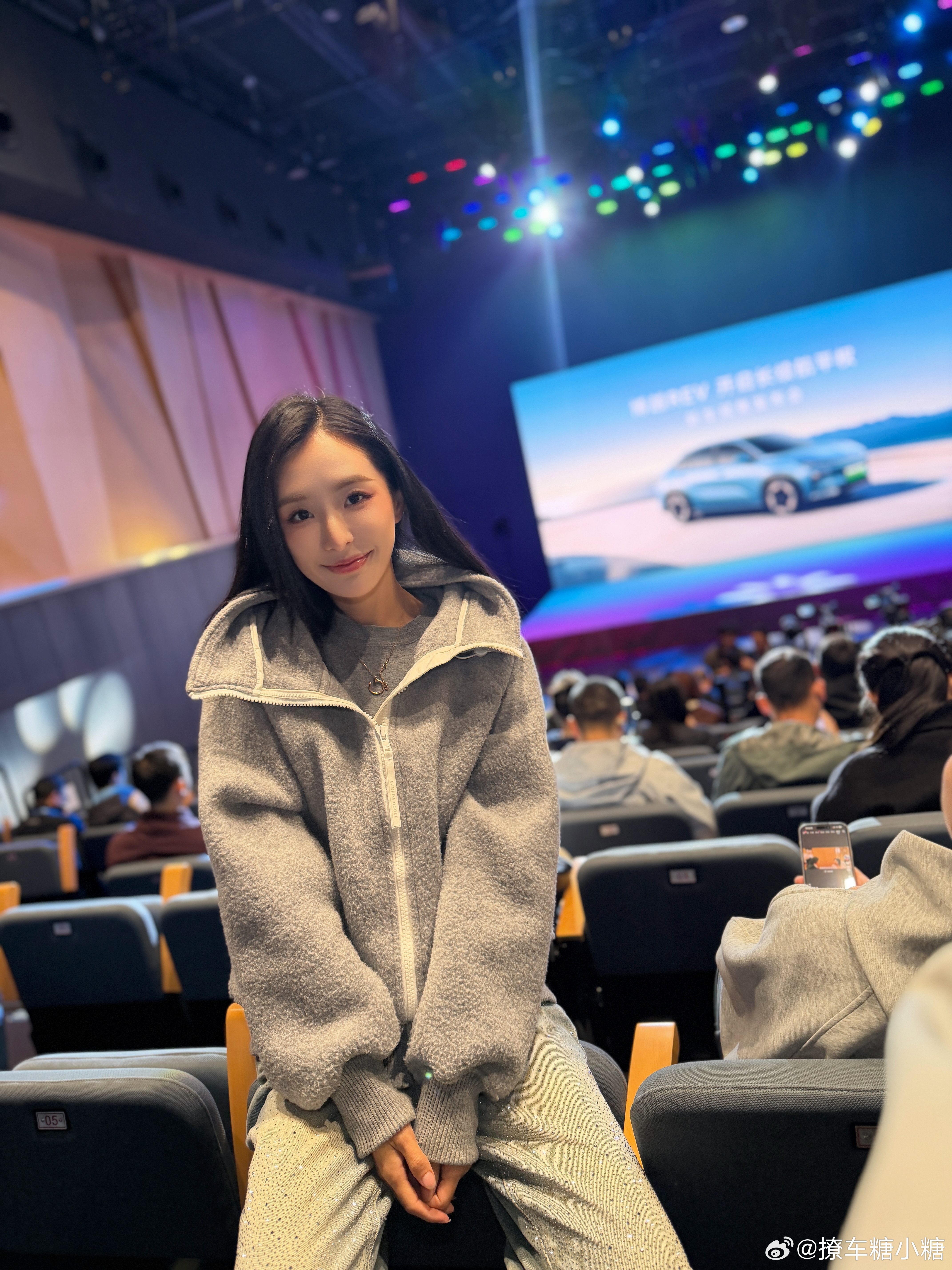 来参加博越REV的发布会啦！10万出头的价格能有50度的大电池，375公里的纯电