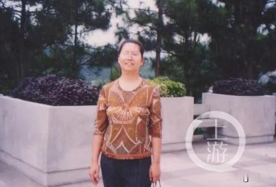 2009年，千万富姐何堃玉在公司里凭空消失。监控没拍到她离开，悬赏50万也没换来