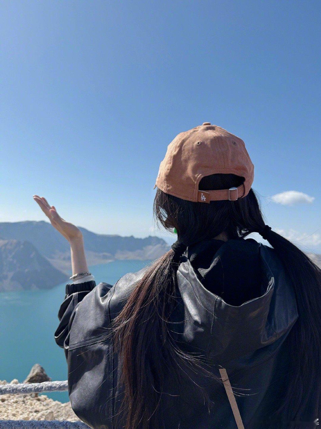 杨幂冬至plog可可爱爱猜猜是谁！ 