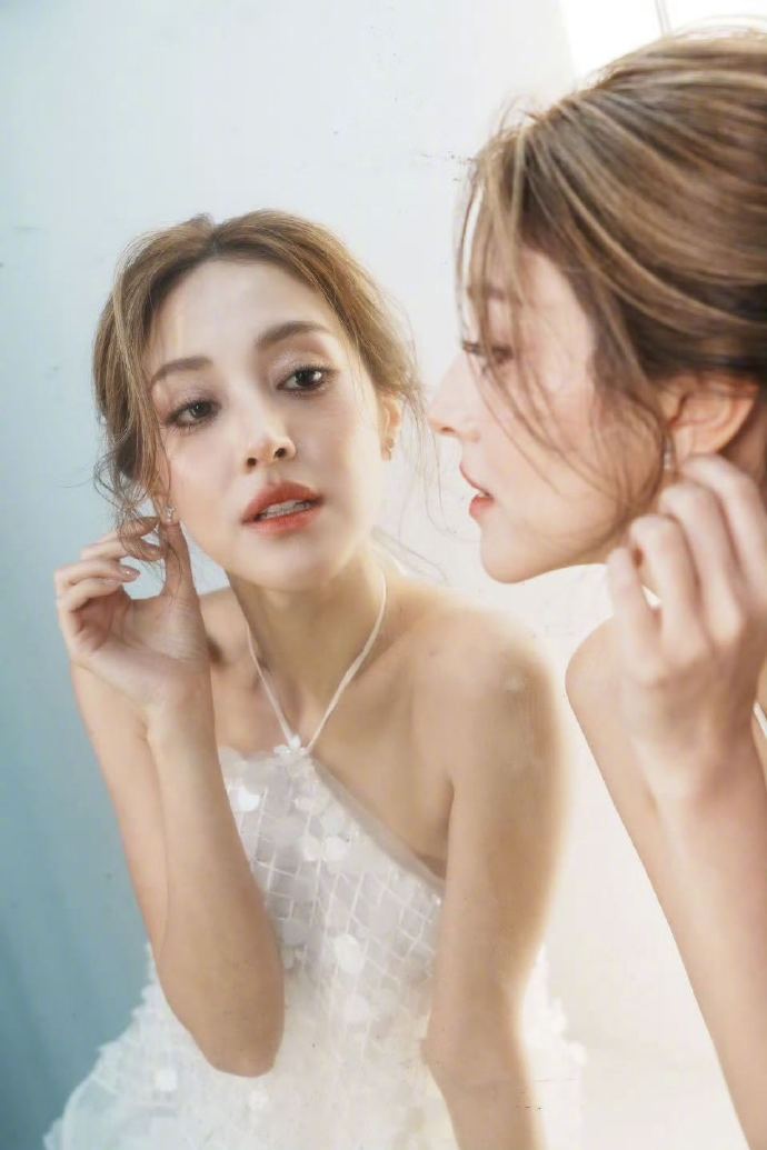 陈凯琳乘风首秀vlog初舞台vlog记录真实模样，陈凯琳不骄不躁，用心做好每一个