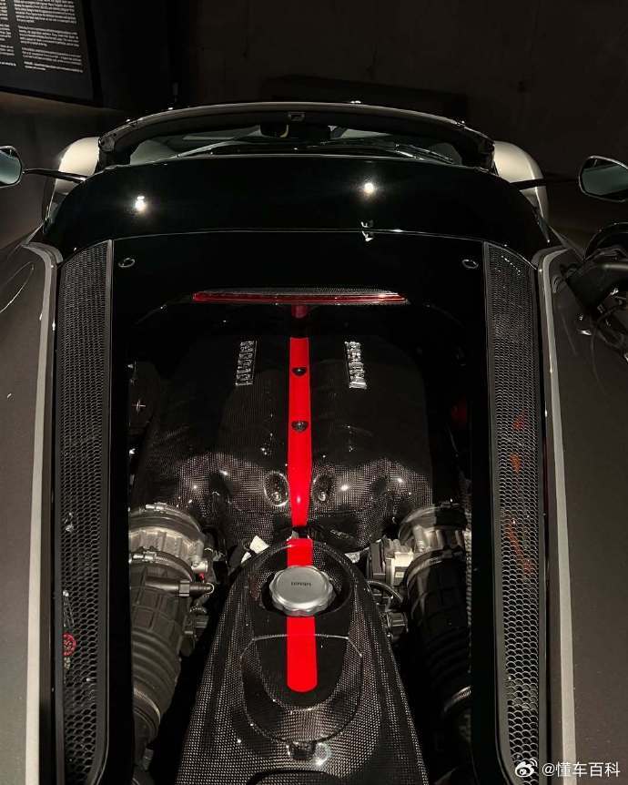 法拉利LaFerrari Aperta敞篷之巅，稀有铸就传奇！作为LaFerra