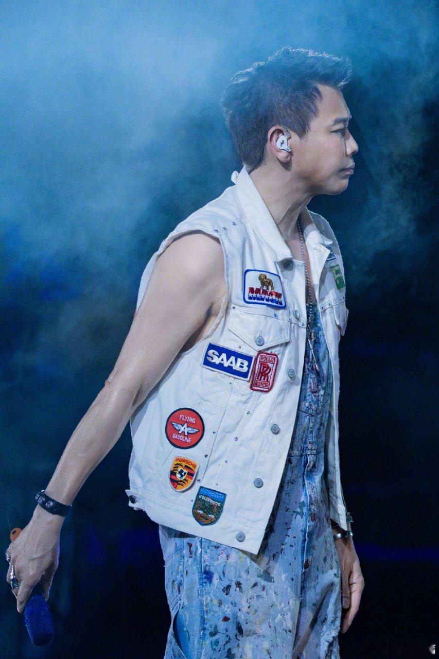 湖南卫视禁止虐待五旬老人陶喆湖南卫视：禁止虐待五旬老人！除非是陶喆自愿跑半個舞台