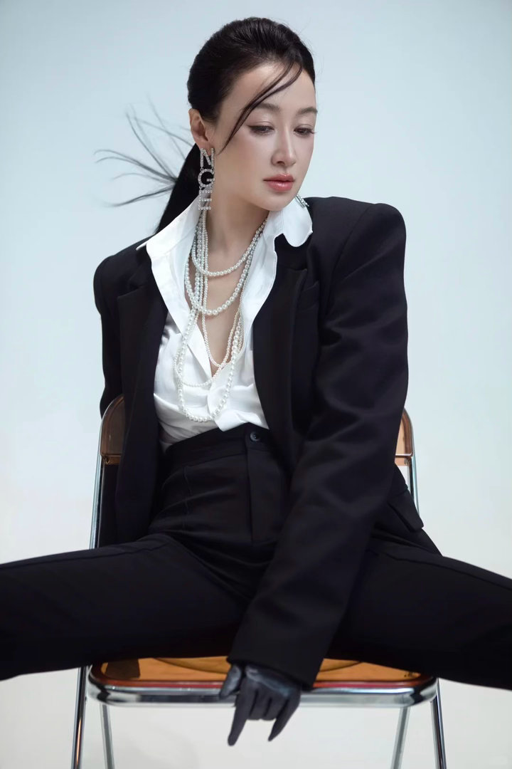 沙溢用AI给赵子琪写祝福沙溢把赵子琪聊哭了 赵子琪连麦沙溢，两人本来聊得挺松弛的