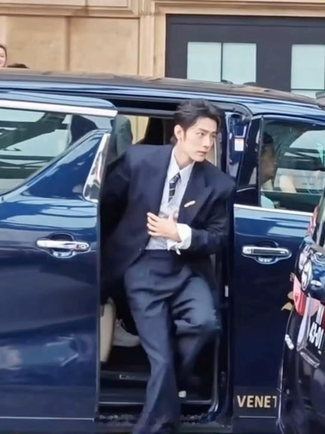 肖战最具商业价值男明星，最具市场号召力男演员，顶级星光，国外高奢待遇一骑绝尘，力