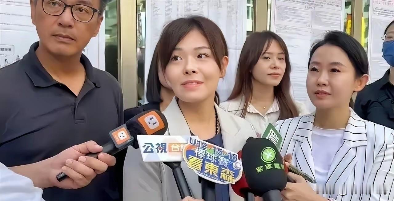 高虹安二审翻盘定局！贪污罪没了，赖清德栽惨，黄国昌躺赢，郑丽文沾光，差距太刺眼！