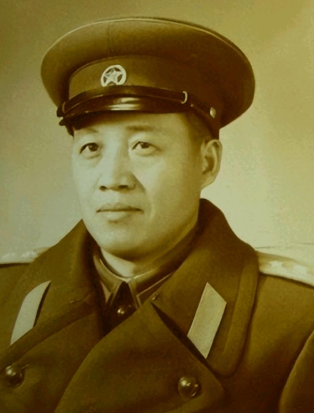 1950年志愿军团长范天恩带两千余人失联多日，由于私自率部赶入松骨峰战场竟然成了