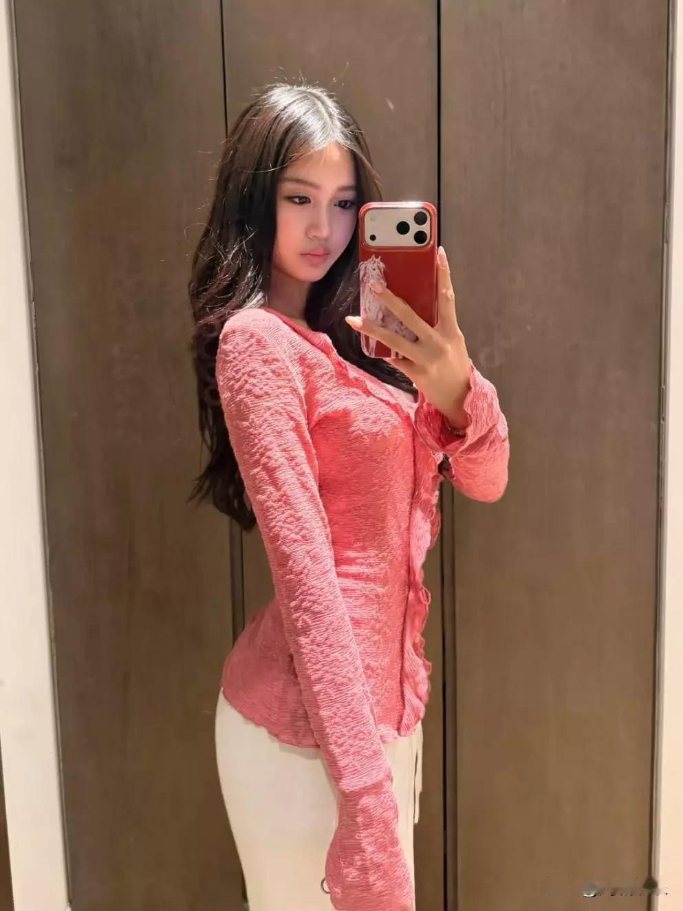 16岁考拉新春美照刷屏：钟丽缇基因太绝了！
 
钟丽缇小女儿考拉这波操作太绝了！